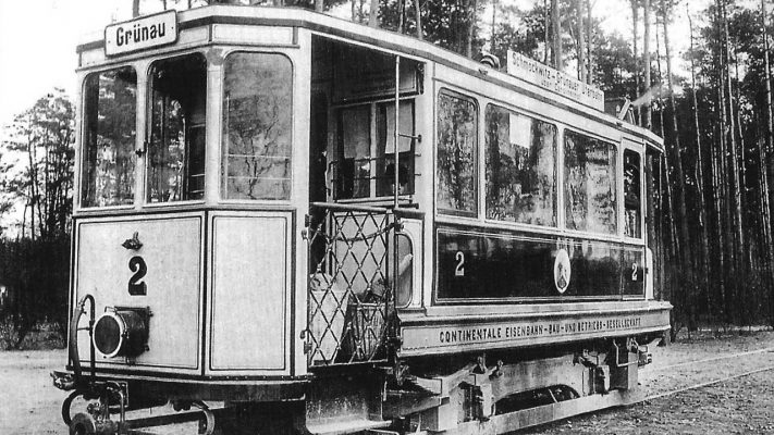 Uferbahn historische Ansicht: Heckansicht des Benzoltriebwagens 2, 1912